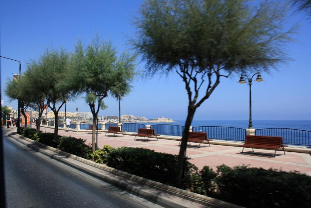 Marvellous Apartment With Valletta And Harbour Views Sliema Luaran gambar
